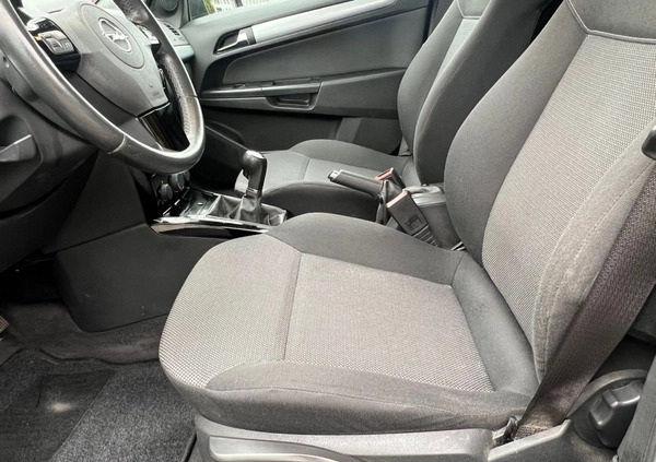 Opel Astra cena 17999 przebieg: 202194, rok produkcji 2010 z Warka małe 781